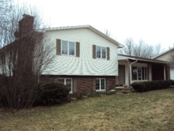 2 Laurel Ct, Clinton, IL 61727 