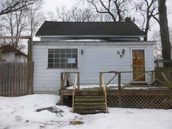 39 Mckinley Avenue, Fox Lake, IL 60020 