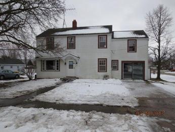 105 Ray St, Poplar Grove, IL 61065 