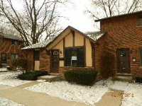 1 S300 Windsor Ln, Villa Park, IL 60181 