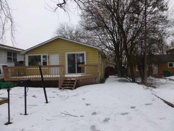 504 Catalpa Dr, Round Lake, IL 60073 