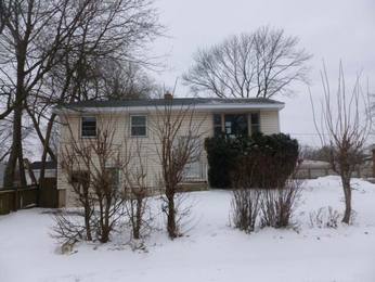 2128 Wallace Avenue, North Chicago, IL 60064 