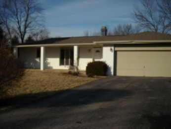 9360 Apollo Rd, Bloomnigton, IL 61705 