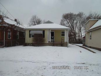 851 Bowditch Ave, Aurora, IL 60506 