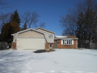 2712 Sallmon Ave, Waukegan, IL 60087 