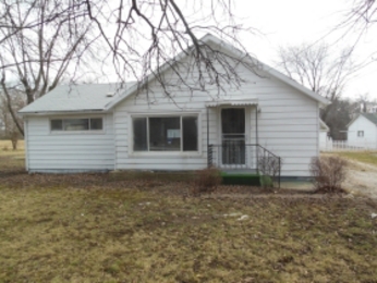 586 Brickyard Rd, Danville, IL 61832 