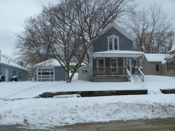 152 Jewett St, Elgin, IL 60123 