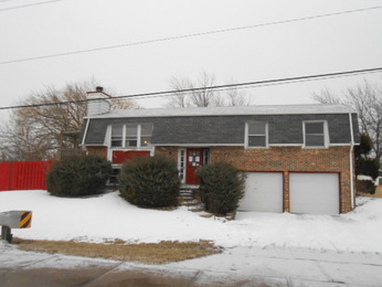 17501 Winston Dr, Country Club Hill, IL 60478 