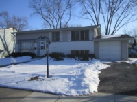 411 Lakeview Dr, Mundelein, IL 60060 