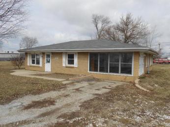 203 Orr Ave, Pekin, IL 61554 