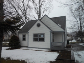 525 Clover Lane, Round Lake Beach, IL 60073 