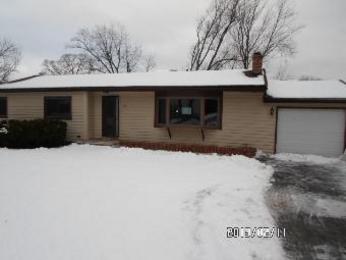 304 Grandview Drive, Round Lake Park, IL 60073 