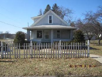 2226 16th St, Rock Island, IL 61201 