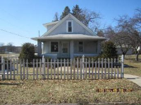 2226 16th St, Rock Island, IL 61201 