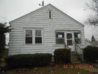 553 Gates St, Aurora, IL 60505 