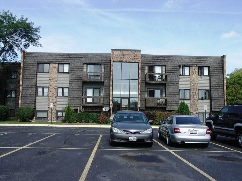 1486 Stonebridge Trail A6, Wheaton, IL 60187 