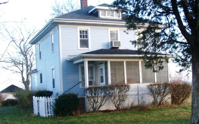 1624 East 200 North Road, Cissna Park, IL 60924 