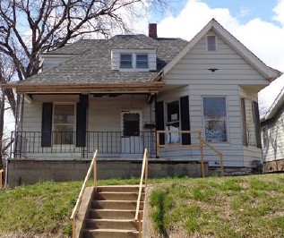 2208 Mills Ave, Alton, IL 62002 