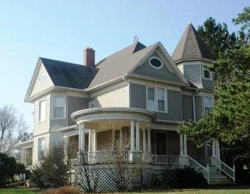 104 Division Street, Holcomb, IL 61043 