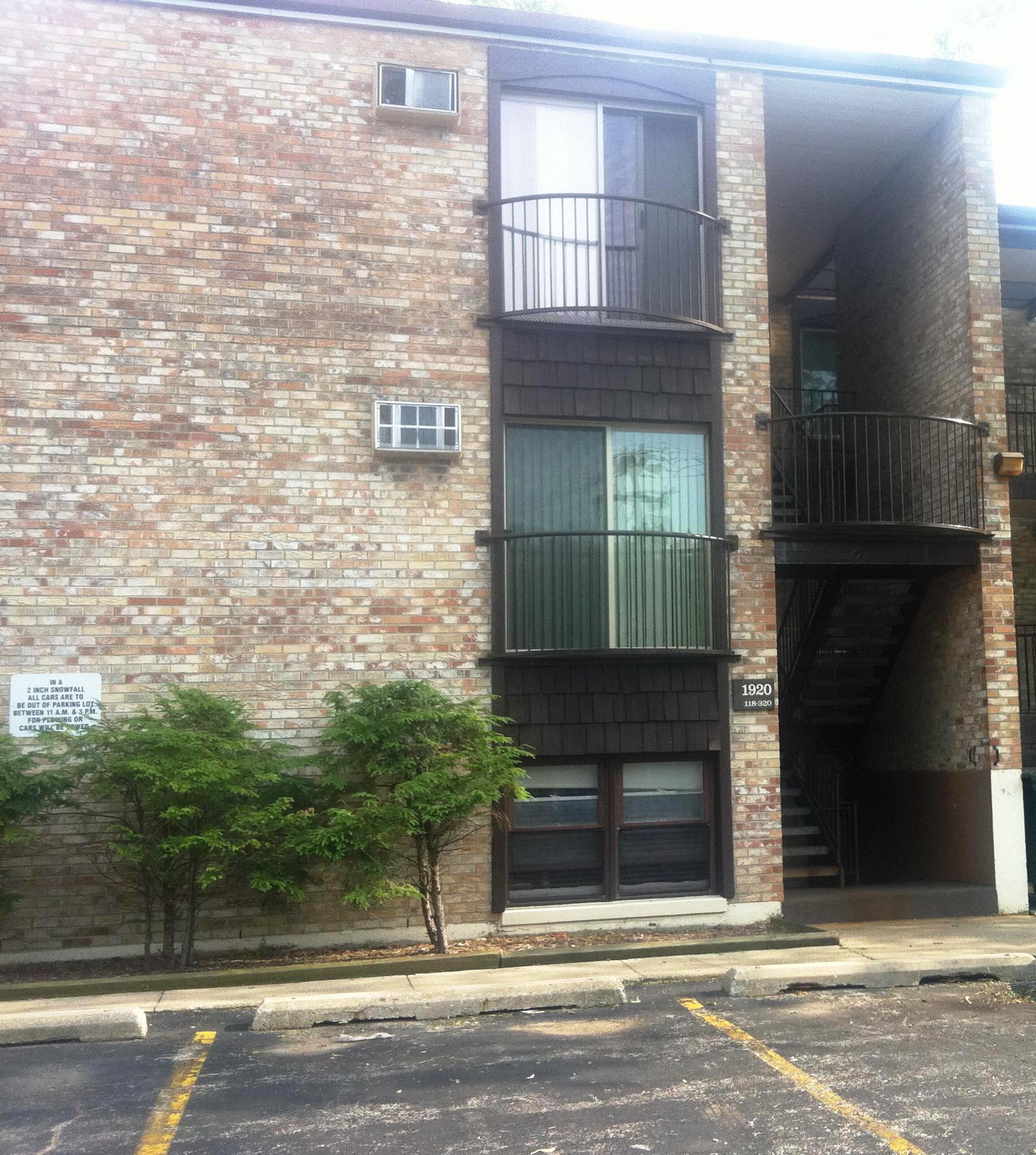 1920 Cherry Lane Unit 320, Northbrook, IL 60062 