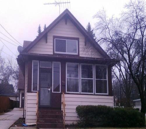 653 Jefferson Ave, Elgin, IL 60120 