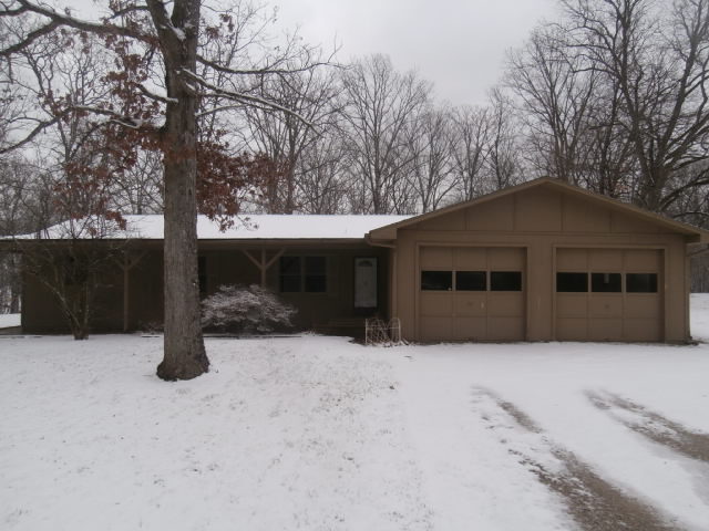 490 Ripson Bridge Ave, Sorento, IL 62086 