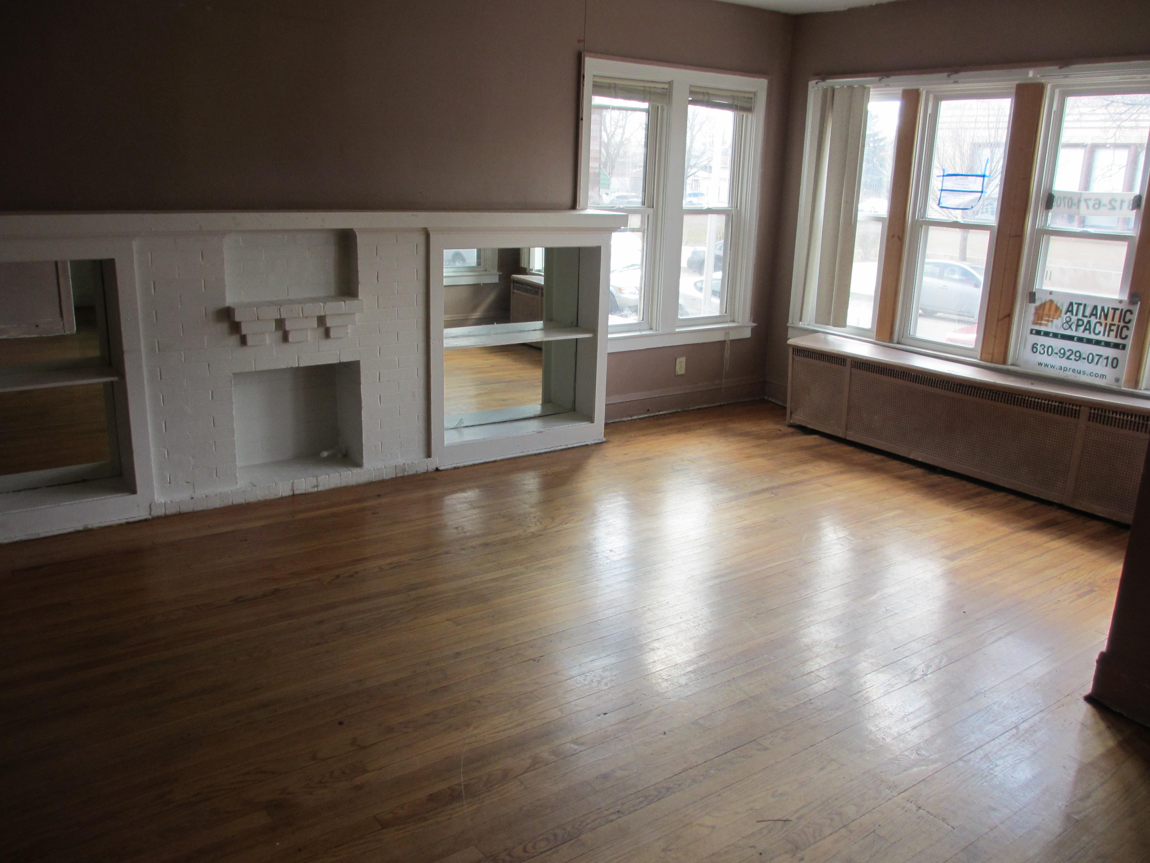 7745 S Eberhart Ave, Chicago, IL 60619 