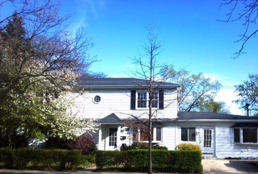 2421 Bradley Pl, Evanston, IL 60202 