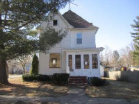 407 Dewey St, Harvard, IL 60033 