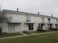 490 Meadow Green Ln, Round Lake Beach, IL 60073 