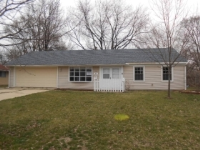 49 Eastfield Rd, Montgomery, IL 60538 