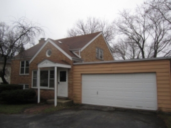 19 W 55th St, Westmont, IL 60559 