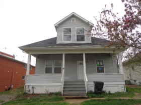 16 N 44th St, Belleville, IL 62226 