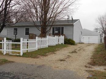 1420 S Queens Dr, Peoria, IL 61605 