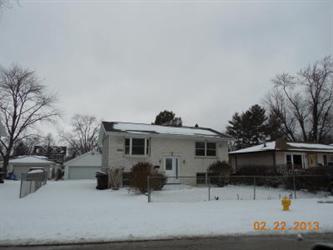 908 Gates St, West Chicago, IL 60185 