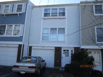 934 Banbury Ct, Schaumburg, IL 60194 