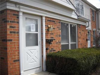 3131 Lynnwood Ct, Streamwood, IL 60107 