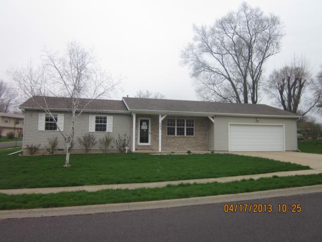 301 Pontiac Road, Marquette Heights, IL 61554 