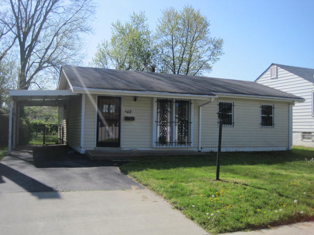 842 N 74th St, East Saint Louis, IL 62203 