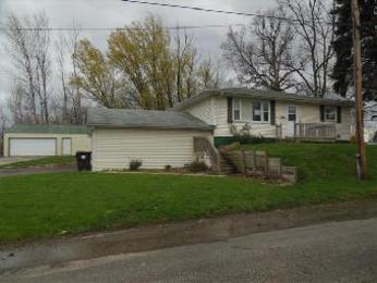 501 E Vine St, Leroy, IL 61752 