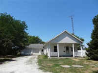 706 1st Street, Gillespie, IL 62033 