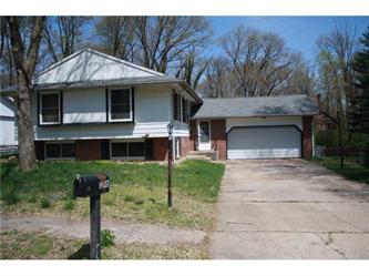 1306 Sir Galahad Lane, Godfrey, IL 62035 