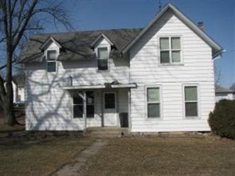 10121 Main St, Hebron, IL 60034 