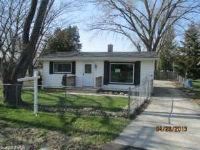 922 W Southmoor Lan, Round Lake Beach, IL 60073 