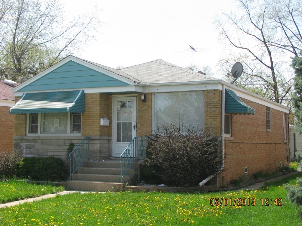 238 Englewood Ave, Bellwood, IL 60104 