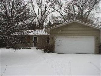 3510 Greenleaf Ave, Island Lake, IL 60042 