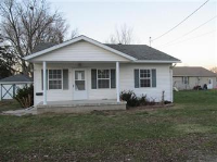 405 Snedeker St, Jerseyville, IL 62052 