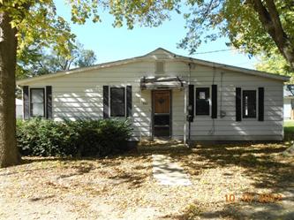704 South Lee St., Monticello, IL 61856 