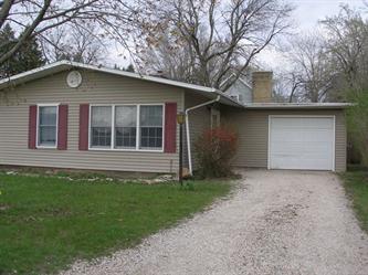 2001 Schuyler St, Peru, IL 61354 