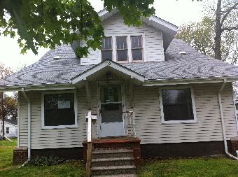 310 9th Street S, Wood River, IL 62095 